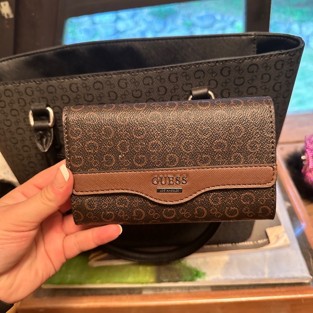 Guess Wallet
